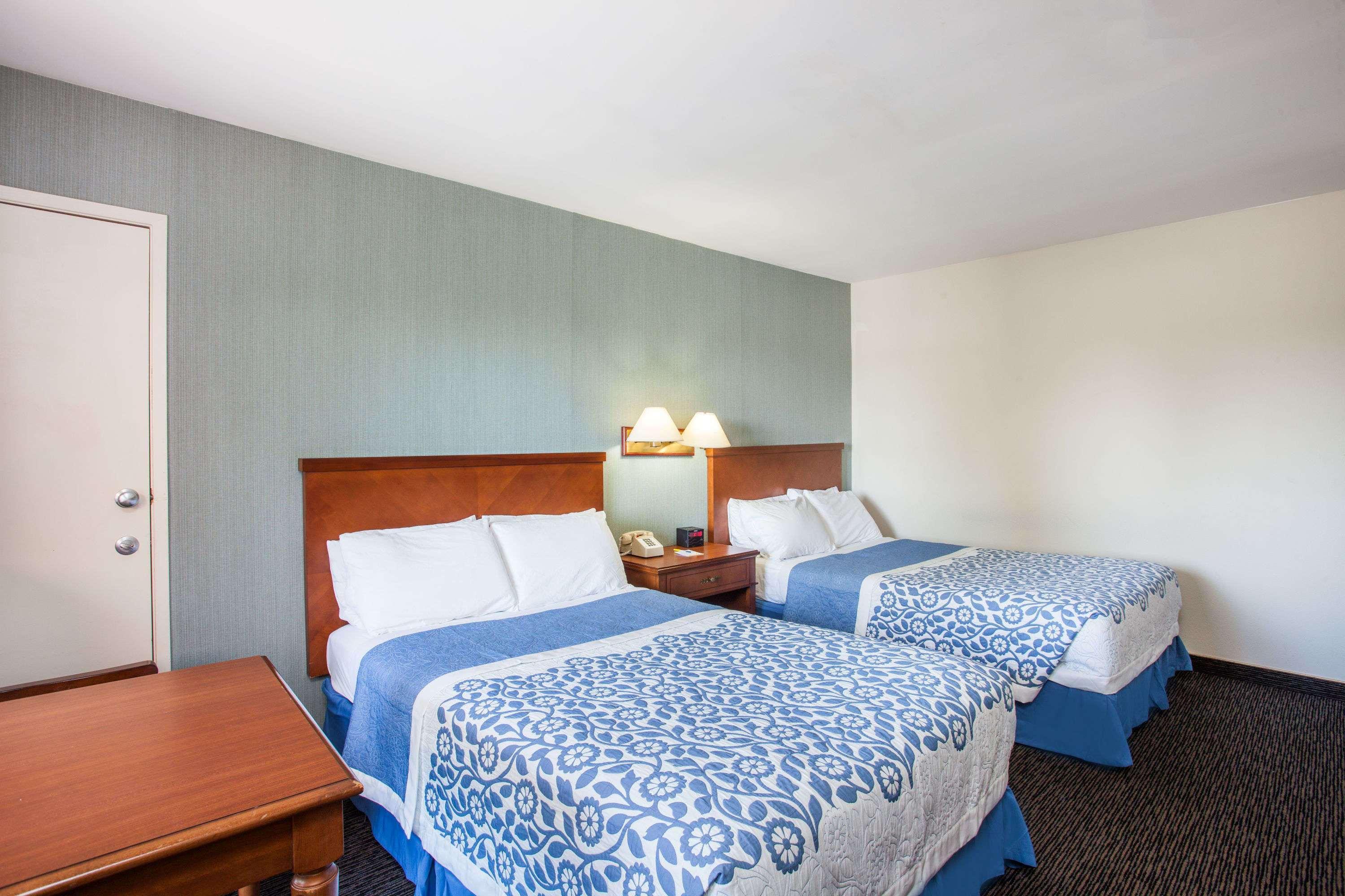 Days Inn By Wyndham Anaheim Near The Park Eksteriør billede