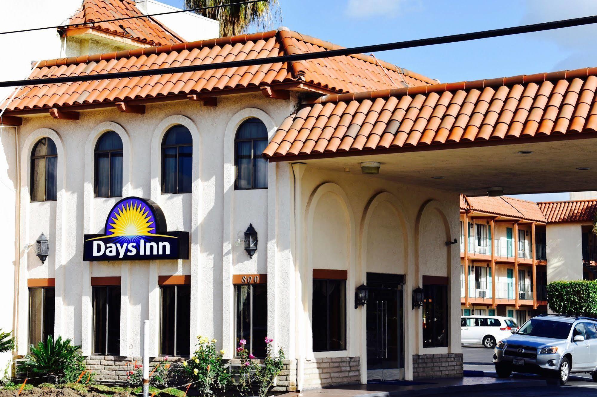 Days Inn By Wyndham Anaheim Near The Park Eksteriør billede